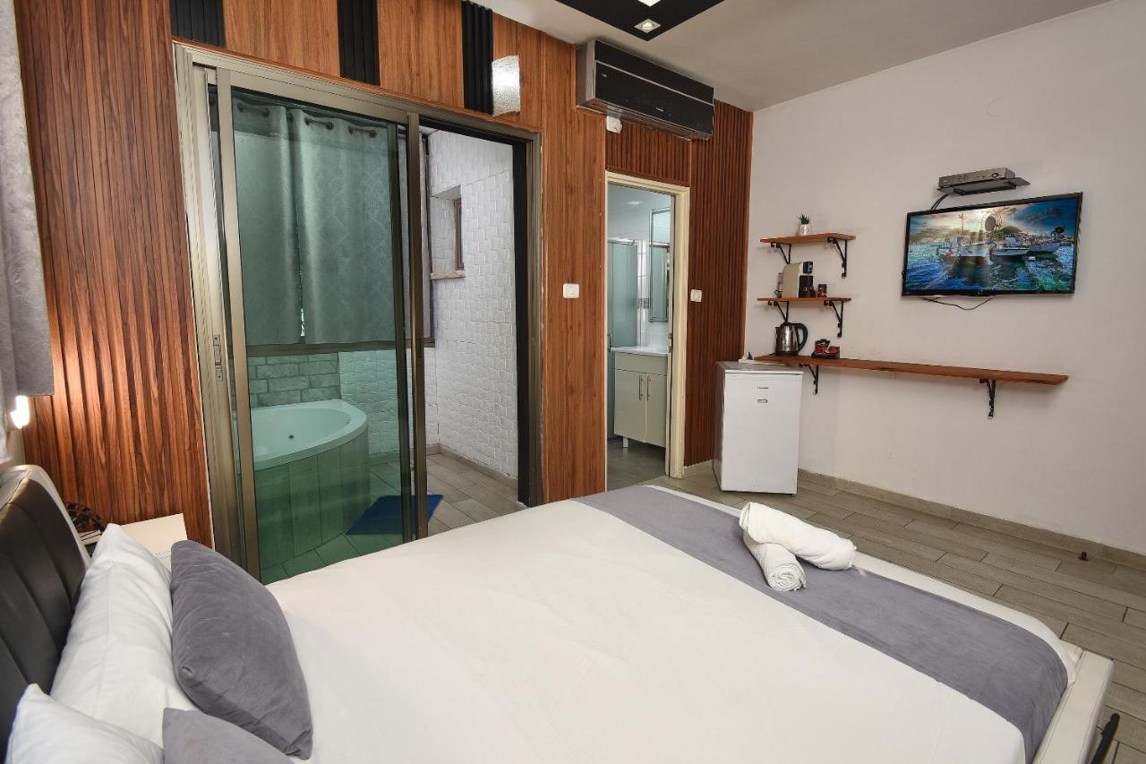 Nofim Suites Tiberias Bagian luar foto
