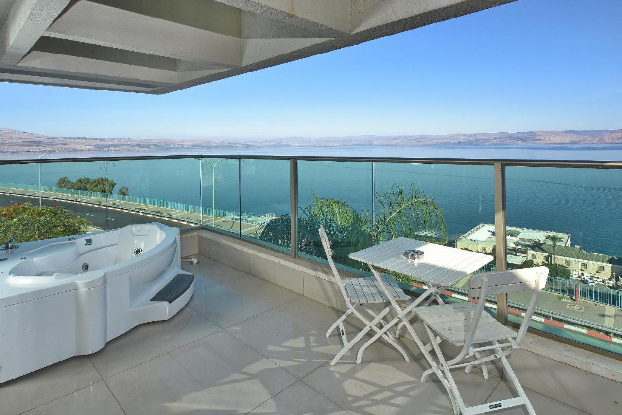 Nofim Suites Tiberias Bagian luar foto