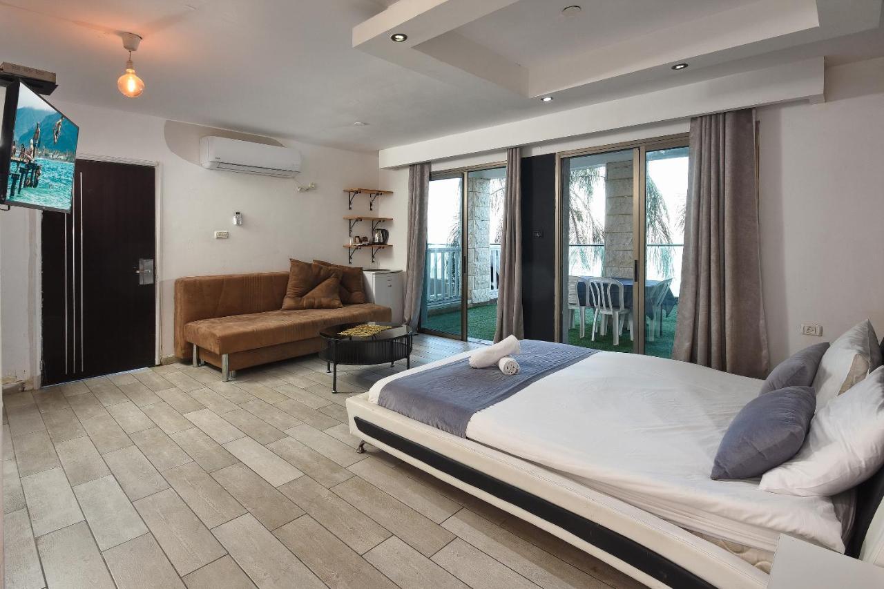 Nofim Suites Tiberias Bagian luar foto
