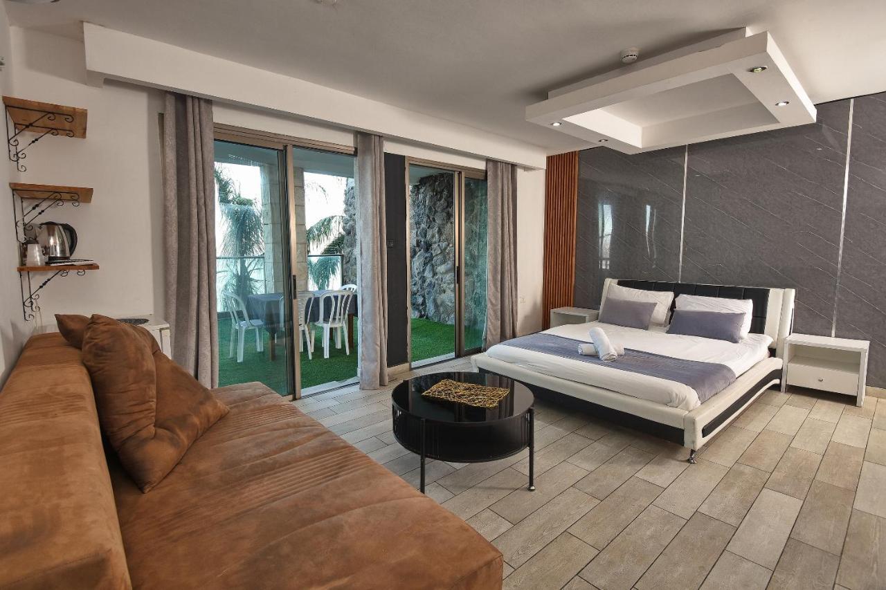 Nofim Suites Tiberias Bagian luar foto