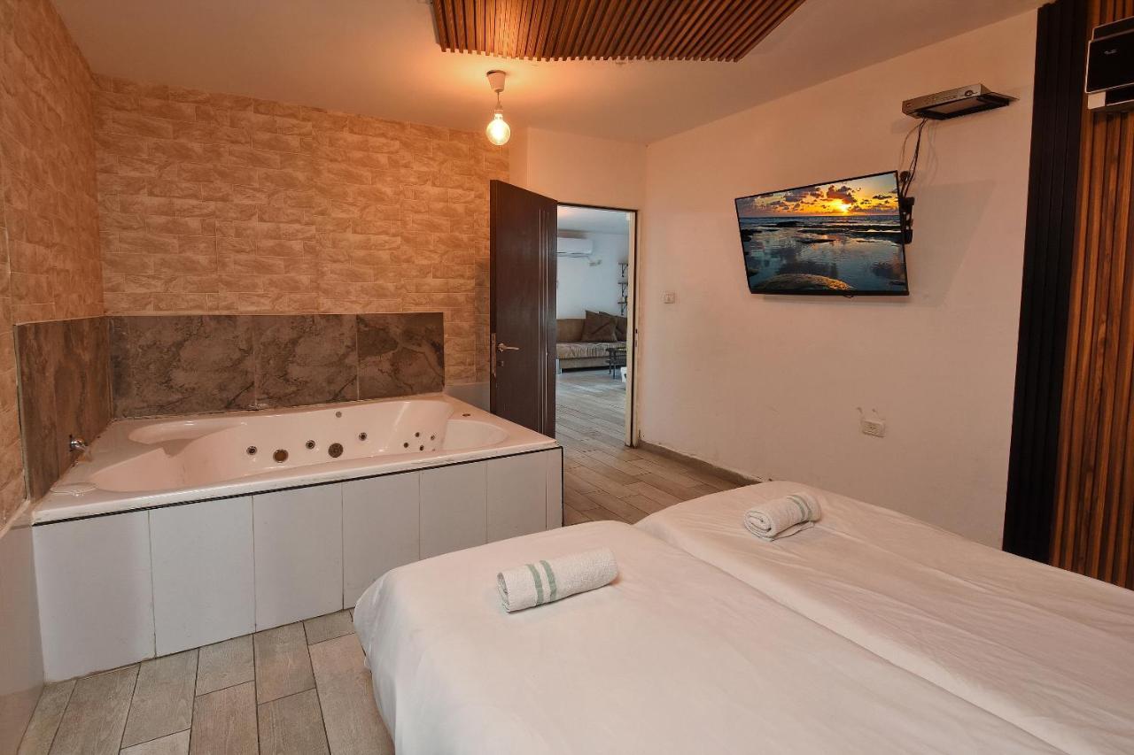 Nofim Suites Tiberias Bagian luar foto