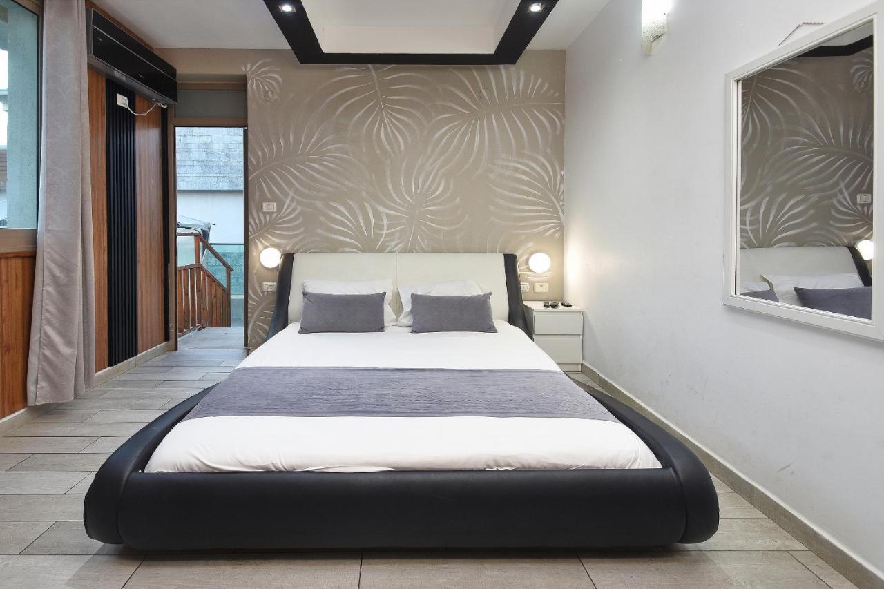 Nofim Suites Tiberias Bagian luar foto