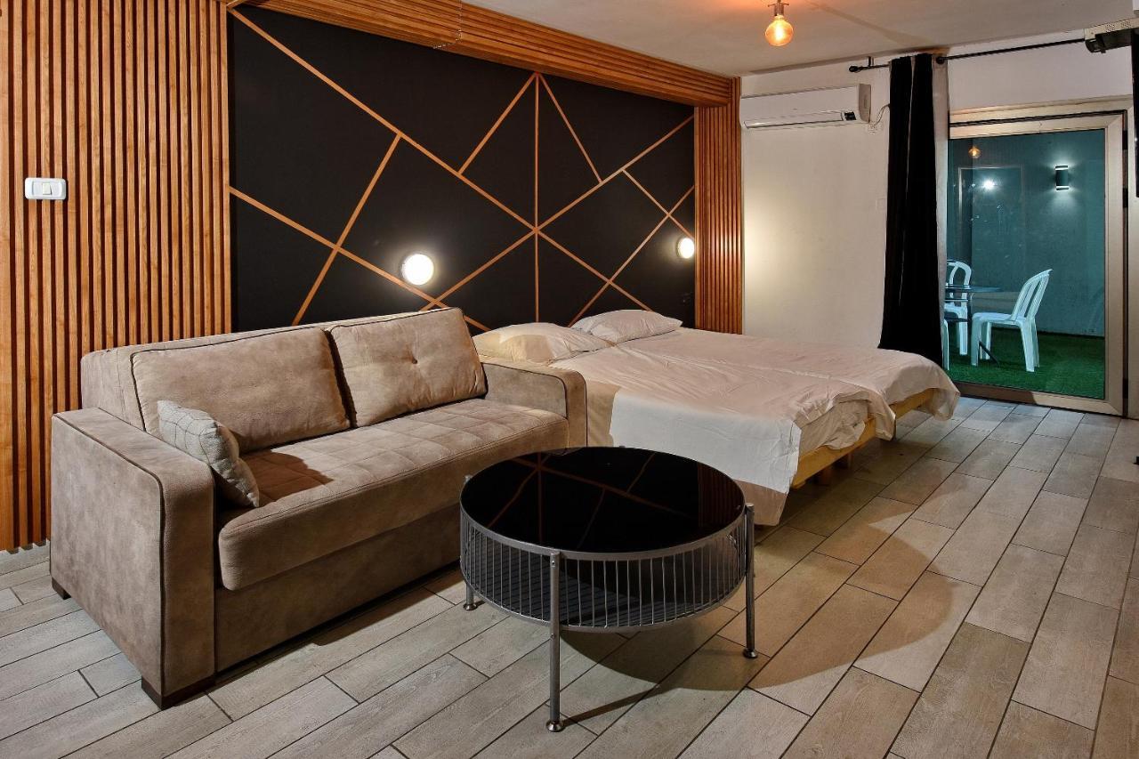 Nofim Suites Tiberias Bagian luar foto